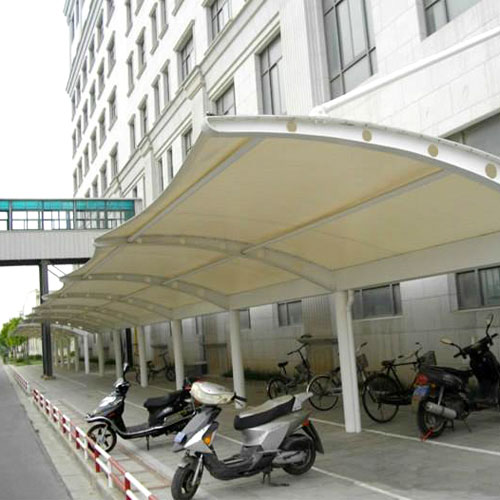 膜結構停車棚
